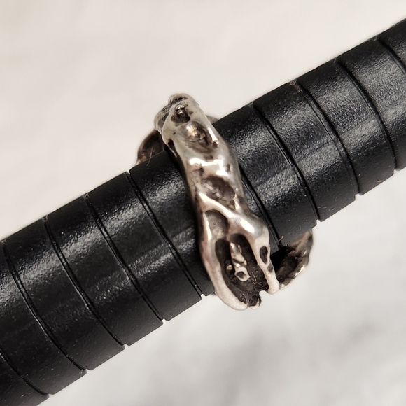 Large Silver Floral Statement Ring - Picture 4 of 10